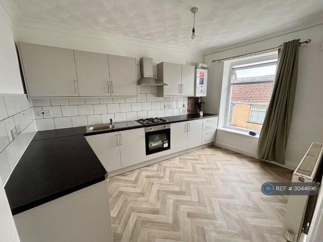 Apartment for rent in Sirhowy, Wales