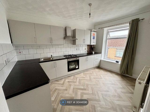 Apartment for rent in Sirhowy, Wales