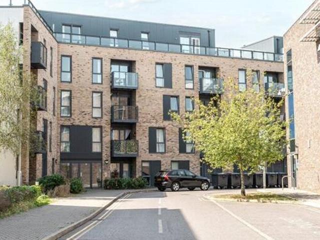 House for sale in Addlestone, Runnymede