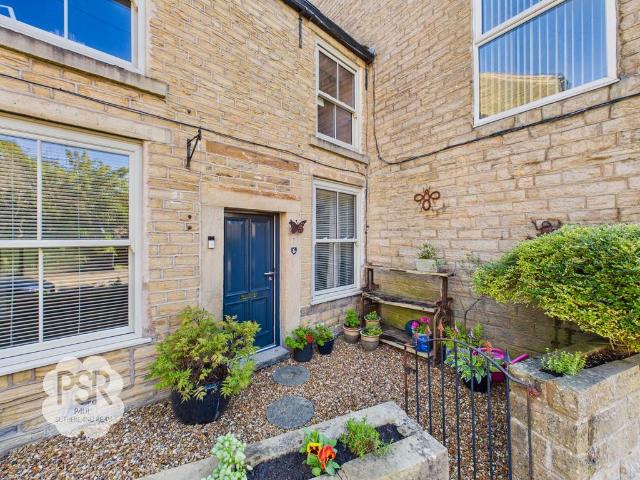 Apartment for rent in Charlesworth, East Midlands