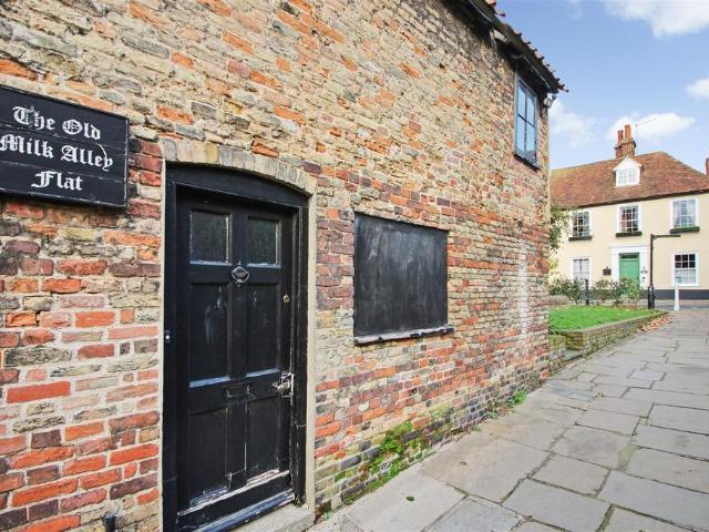 Apartment for rent in Sandwich, Ash