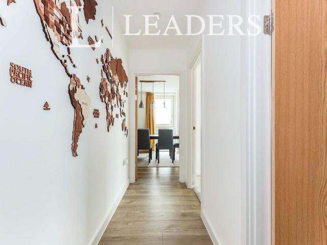 Apartment for rent in Red Hill, Surrey