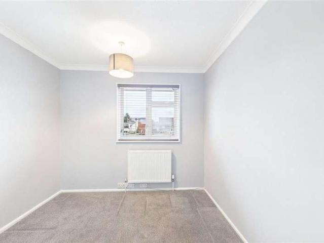 House for rent in The Triangle, Reading
