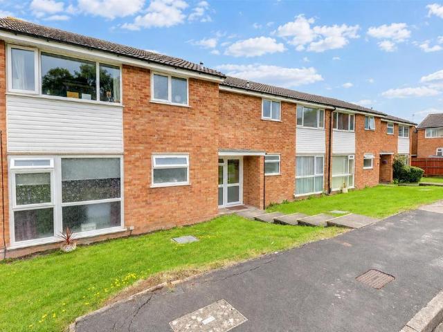 House for rent in Whitnash, Green Close