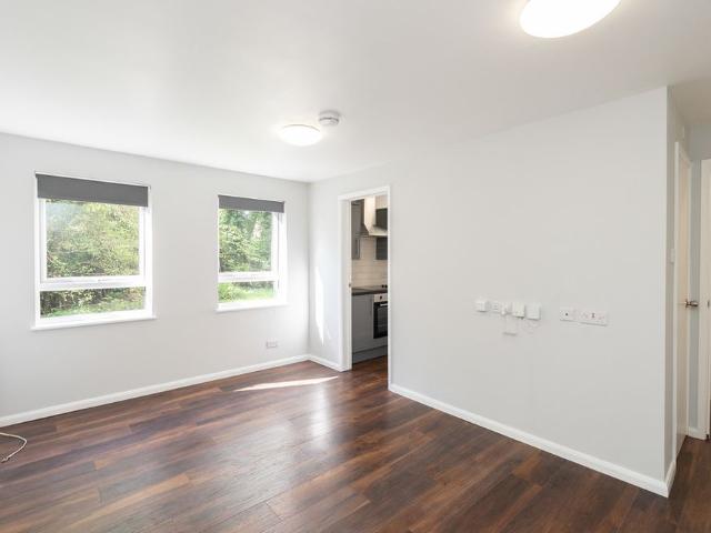 Apartment for rent in Pachesham Park, Surrey
