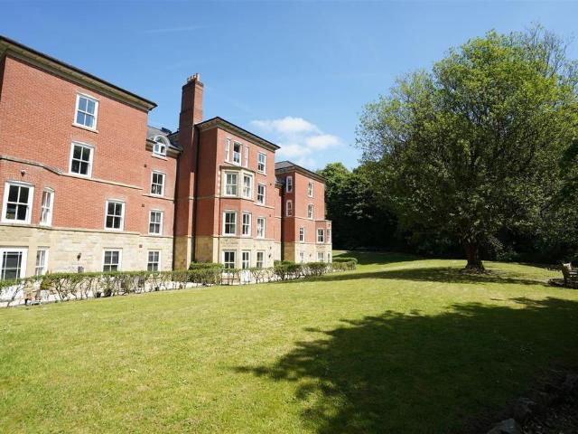 Apartment for rent in Bolton, Markland Hill