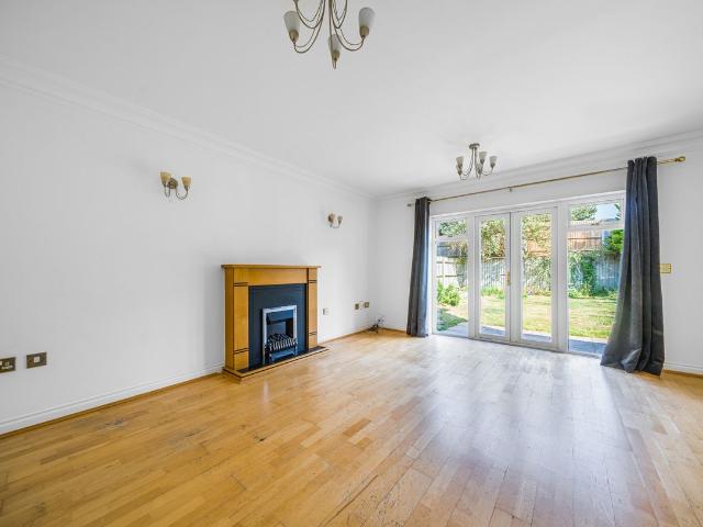 House for rent in Motspur Park, Greater London