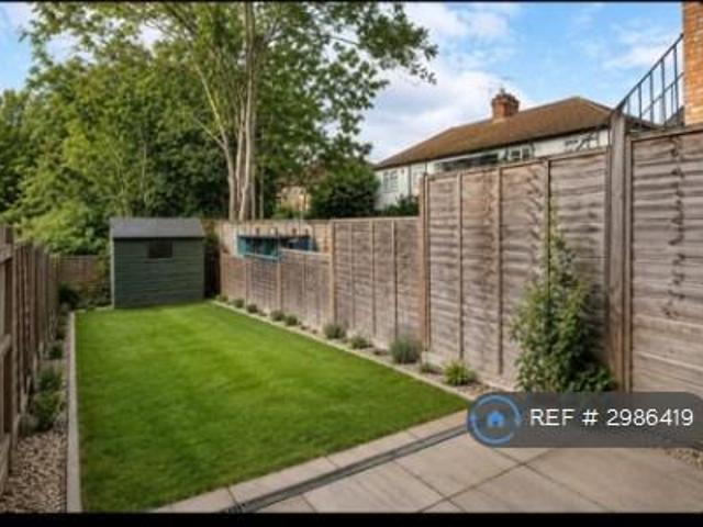 Apartment for rent in Brunswick Park, Greater London