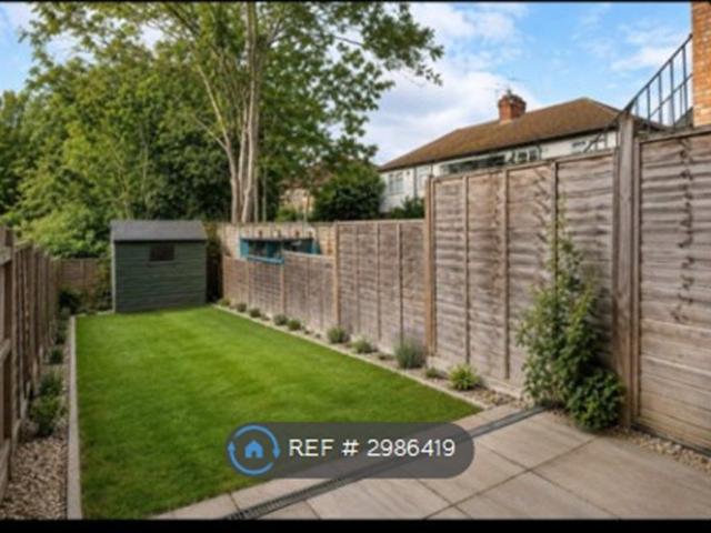 House for rent in Brunswick Park, Greater London