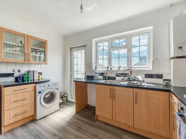 Apartment for rent in Greenhill, Greater London