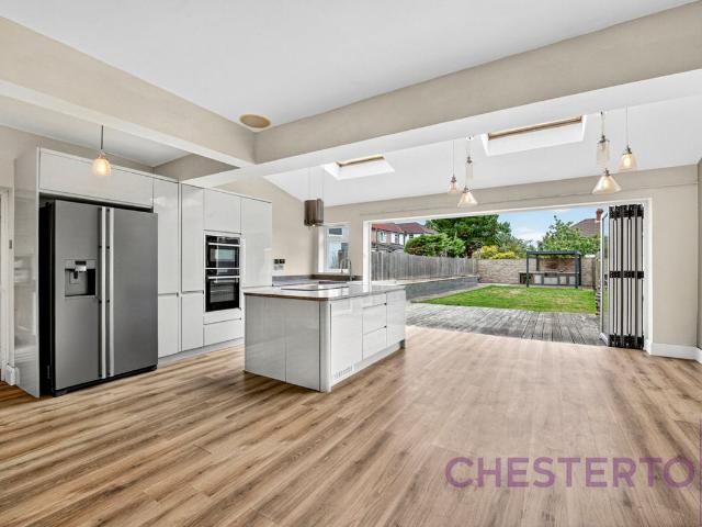 Apartment for rent in Charlton, Greater London
