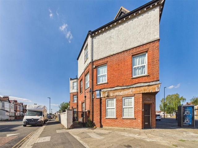 House for rent in London Borough of Hounslow, Heston
