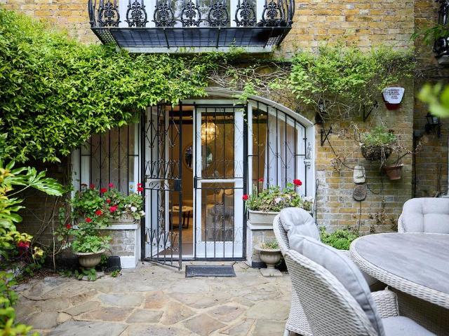 House for rent in St. John's Wood, Greater London