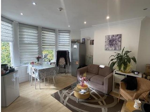 Apartment for rent in Penylan, Falcon Lodge