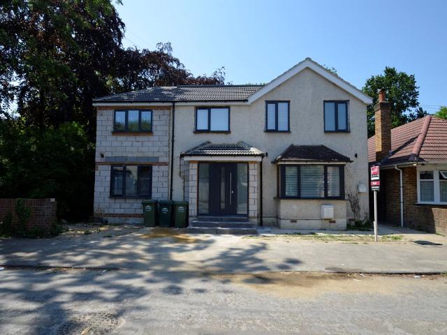 House for rent in Lower Halliford, Surrey