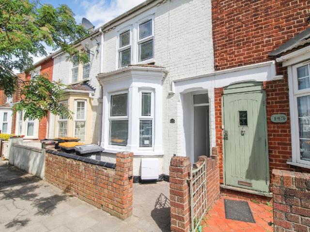 House for rent in Queens Park, Bedford