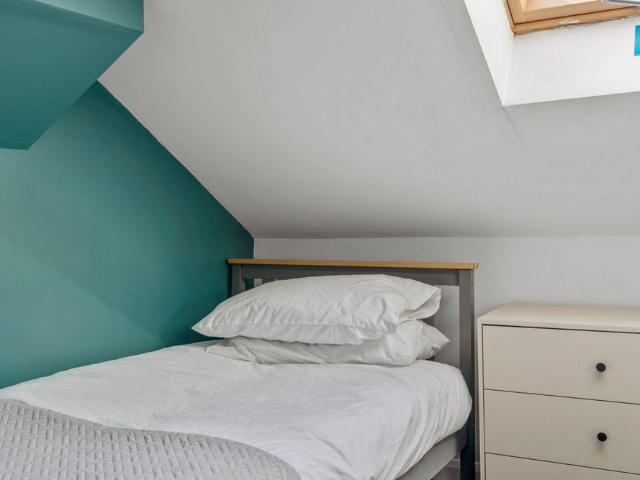 Room for rent in Ball Hill, West Midlands