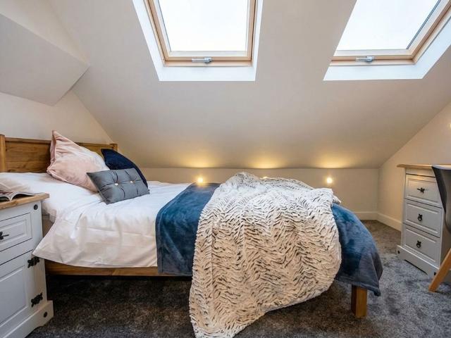 Room for rent in Ball Hill, West Midlands
