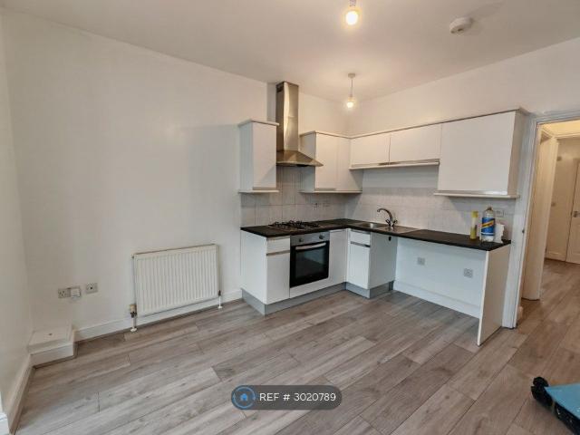 Apartment for rent in Brompton, Gillingham