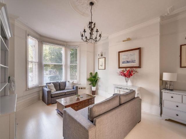 House for rent in London Borough of Hounslow, Strand