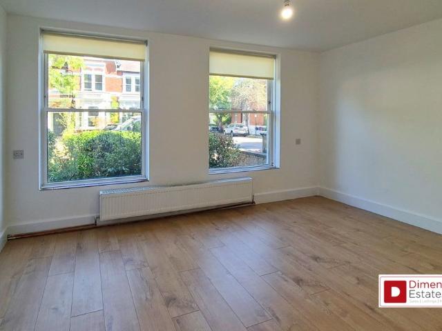 Studio for rent in Strand-on-the-Green, Greater London