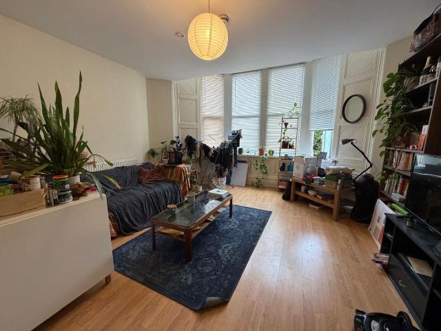 Apartment for rent in Penylan, Falcon Lodge