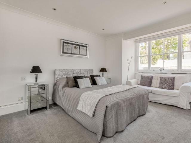 Apartment for rent in Petersham, Greater London