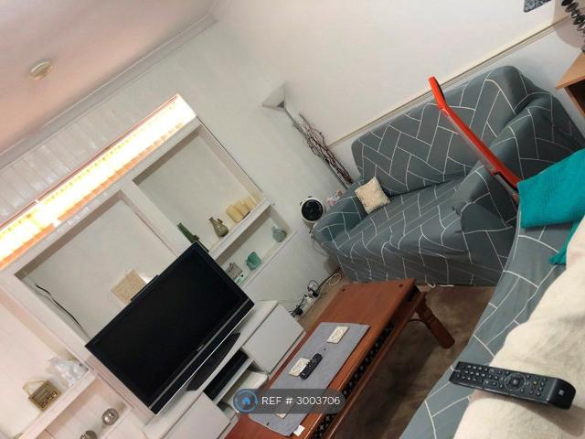 Studio for rent in Slough
