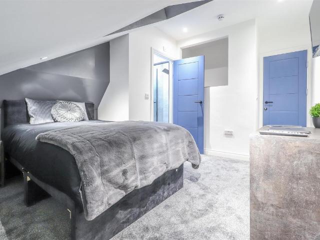 Room for rent in Ball Hill, West Midlands