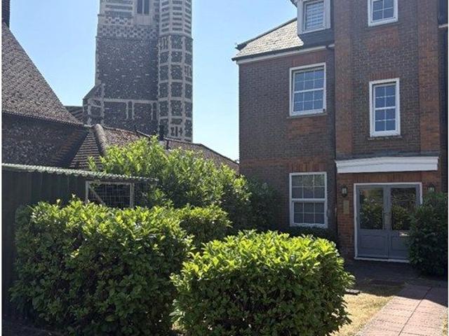 Studio for rent in North Watford, Hertfordshire
