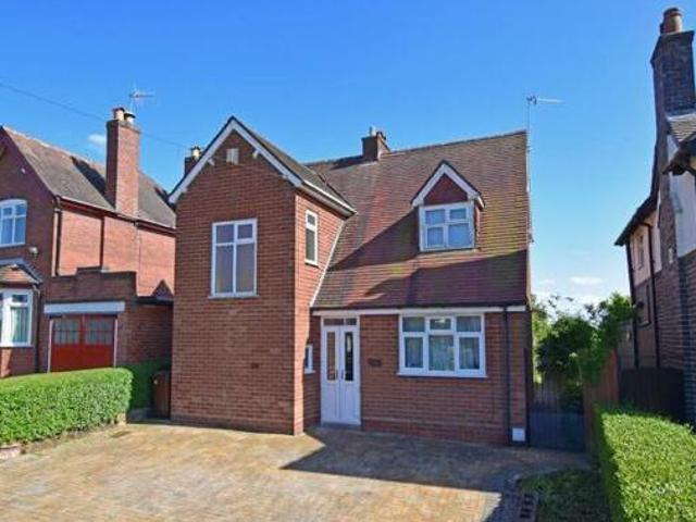 House for sale in Bromsgrove, Worcestershire