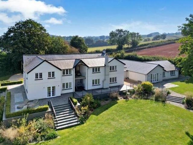 House for sale in Foxhole, Livermead