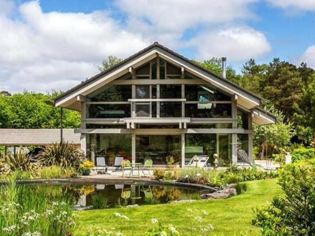 House for sale in Fole, Surrey