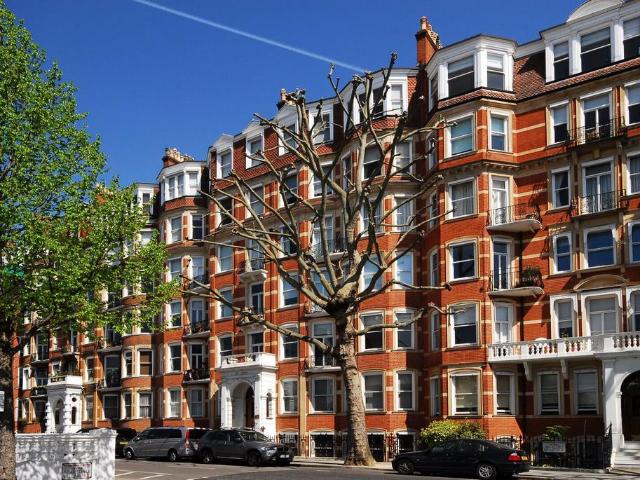 Apartment for rent in Kensington, Greater London