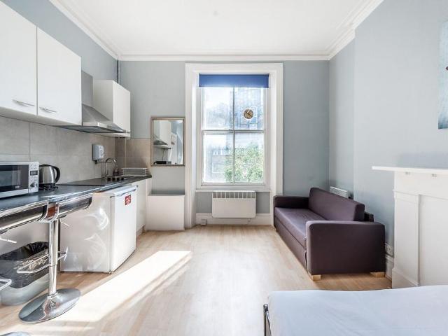 Apartment for rent in Earl's Court, Greater London