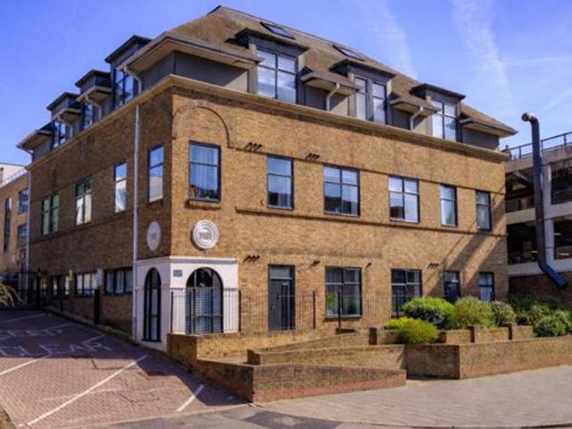 House for sale in The Image, Pouchen End