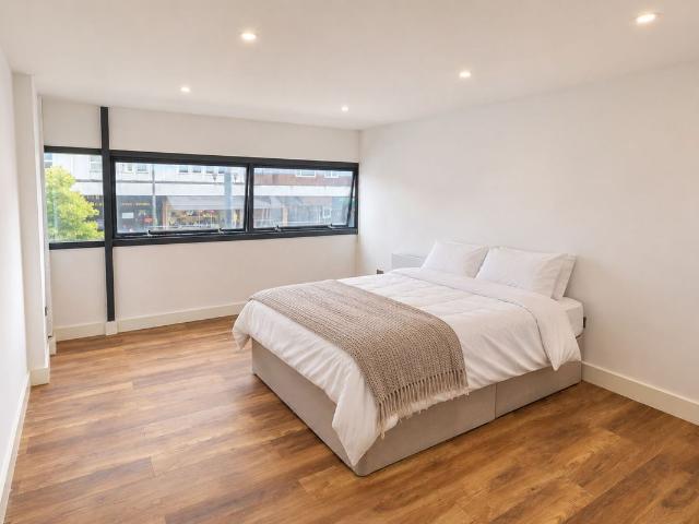 Apartment for rent in The Image, Pouchen End
