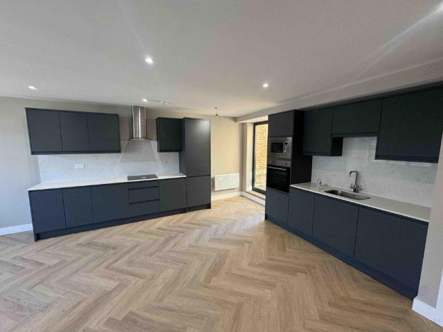House for rent in The Image, Pouchen End