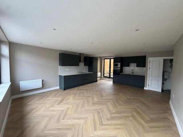Apartment for rent in The Image, Pouchen End