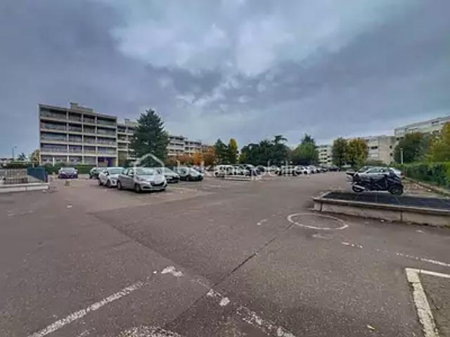 Garage vente à Saint-Germain-en-Laye, Marly-le-roi