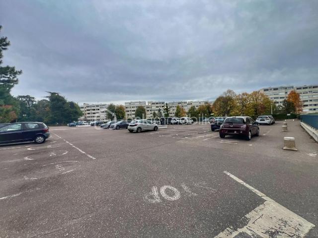 Garage vente à Saint-Germain-en-Laye, Marly-le-roi