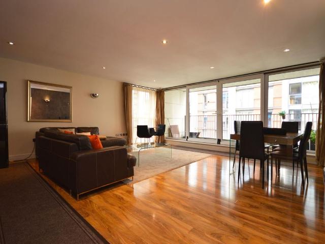Apartment for rent in Custom House, Greater London