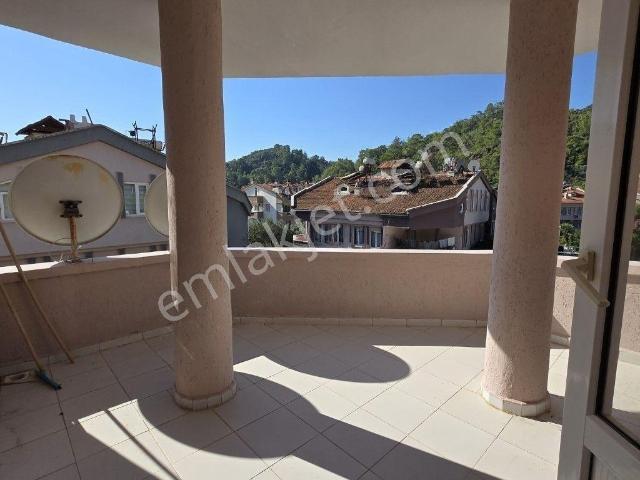 Karşıyaka, Marmaris içerisinde kiralık Villa