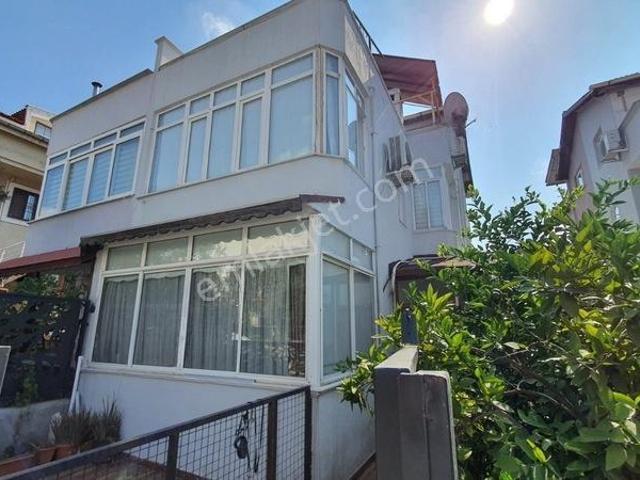 Karşıyaka, Marmaris içerisinde satılık Villa