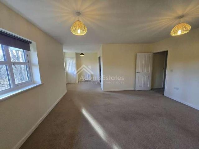 Apartment for rent in Lower Hopton, Mirfield