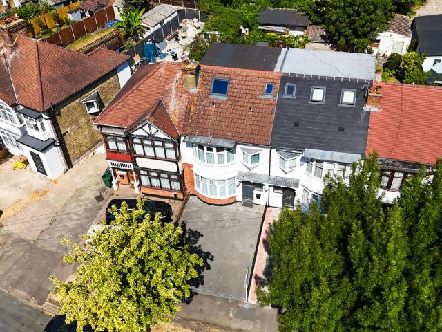 House for rent in Chingford Mount, Highams Park