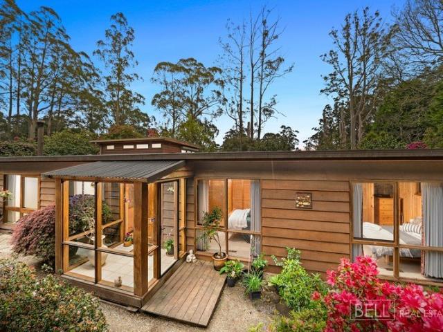 House for sale in Mount Dandenong, Melbourne