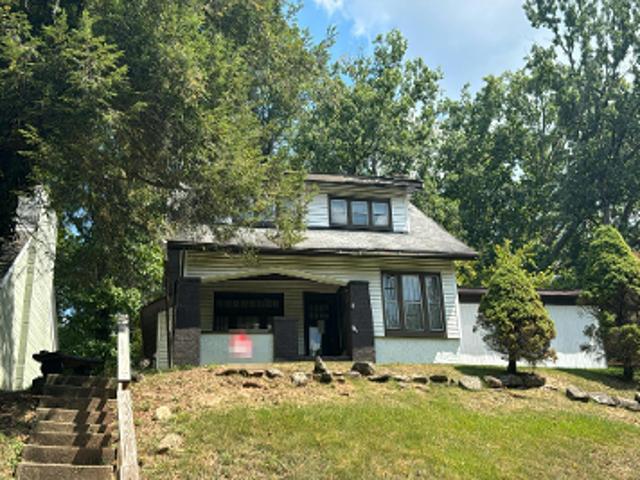 House for sale in Beverly Hills, Huntington