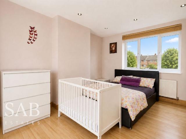 House for rent in London Borough of Ealing, Greater London