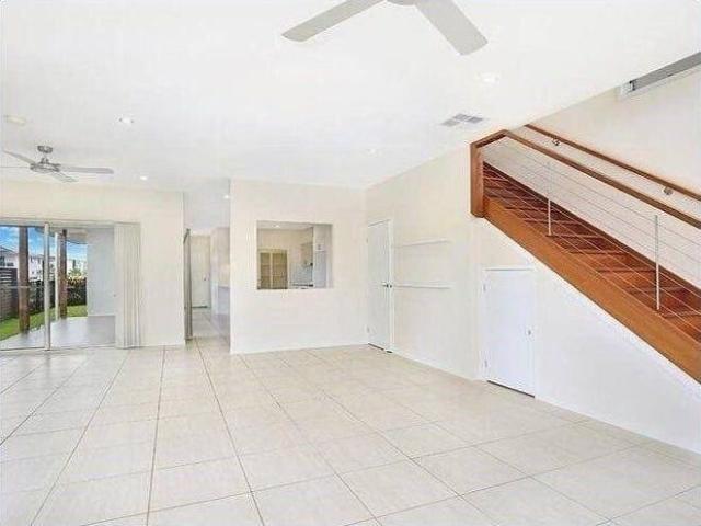 Room for rent in Kings Creek, Queensland